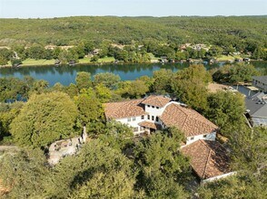 2510 Saratoga Dr in Austin, TX - Building Photo - Building Photo