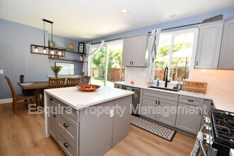 817 Navigator Way in Oxnard, CA - Building Photo - Building Photo
