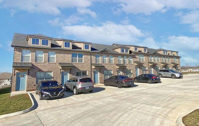 property at 1000 Henry Pl Blvd