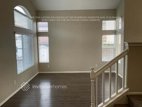 2035 W Sunnyview Dr in Rialto, CA - Foto de edificio - Building Photo