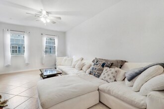 107 Pond Apple Ln in Jupiter, FL - Building Photo - Building Photo