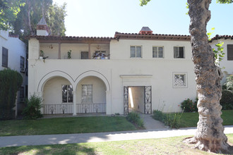 9944 Robbins Dr in Beverly Hills, CA - Building Photo - Building Photo