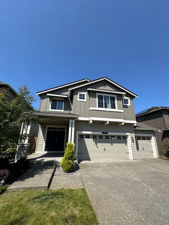 2823 Anna St NE in Lacey, WA - Foto de edificio