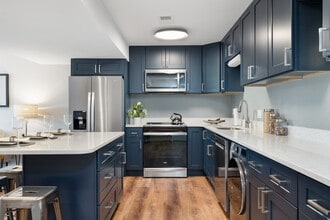 1606 Cottonwood Dr, Unit 16S in Louisville, CO - Building Photo - Building Photo