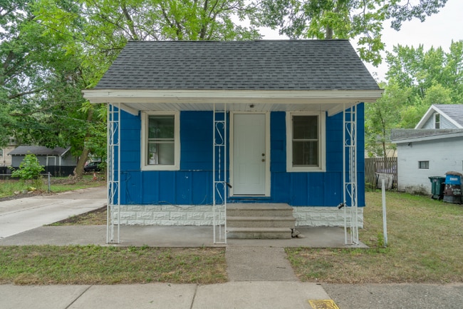 property at 419 E Forest Ave