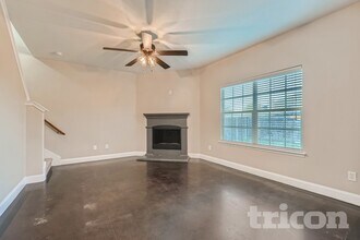 2186 Liriope Ln in Waxahachie, TX - Foto de edificio - Building Photo