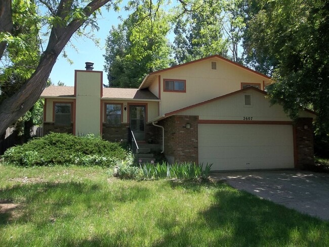 property at 2607 Flintridge Pl
