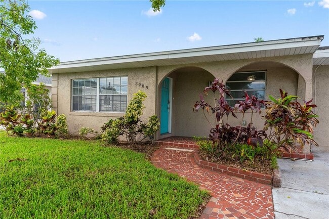 property at 3909 W Lemon St