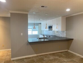 10946 Bexley Dr in Houston, TX - Building Photo - Building Photo