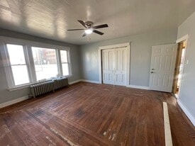 302 S 8th St, Unit 302 S 8th St unit 3 in Fort Dodge, IA - Building Photo