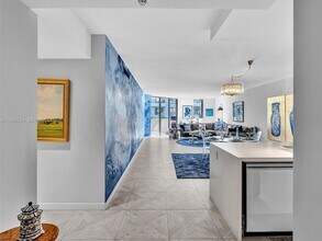 101 Crandon Blvd, Unit 479 in Key Biscayne, FL - Building Photo - Building Photo