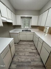 925 Hearthridge Ct, Unit A in Raleigh, NC - Foto de edificio - Building Photo