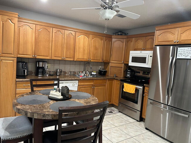 7055 NW 173rd Dr in Hialeah, FL - Building Photo - Building Photo