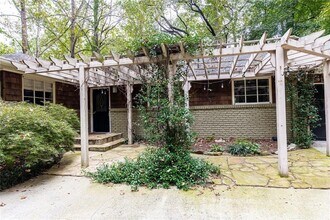 3943 Lake Forrest Dr NE in Atlanta, GA - Building Photo - Building Photo