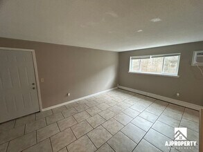 3309 S Elmwood Ave in Sioux Falls, SD - Building Photo - Building Photo