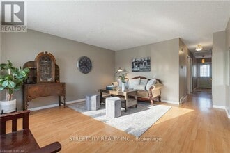 95 Kinburn Crescent in London, ON - Building Photo - Building Photo