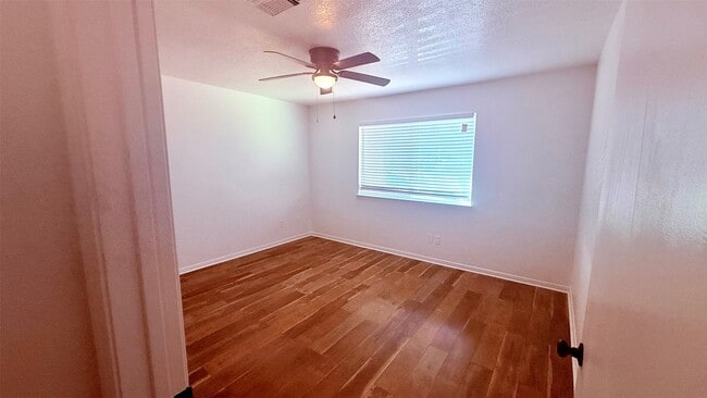 property at 1927 Country Village Blvd