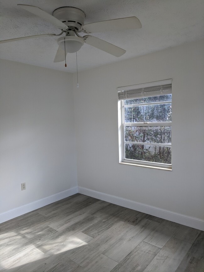 11442 SE Ella Ave in Hobe Sound, FL - Building Photo - Building Photo