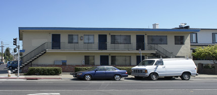 5300 Bancroft Ave in Oakland, CA - Building Photo - Building Photo