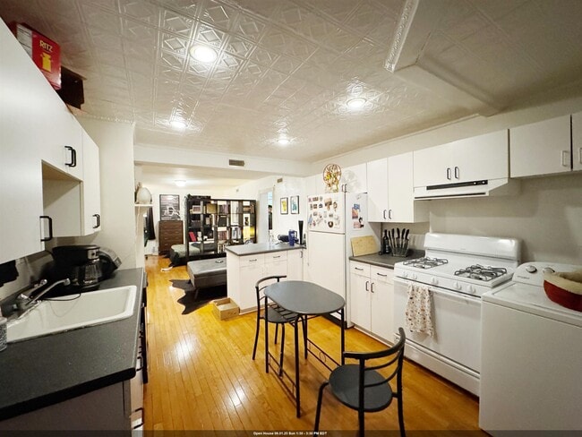 property at 107 Sussex St