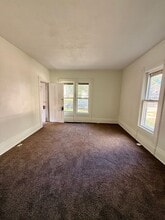 521 E Madison St in Belvidere, IL - Building Photo - Building Photo