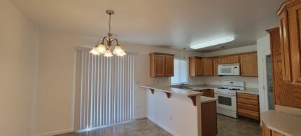 3419 Oak St in Anderson, CA - Building Photo - Building Photo