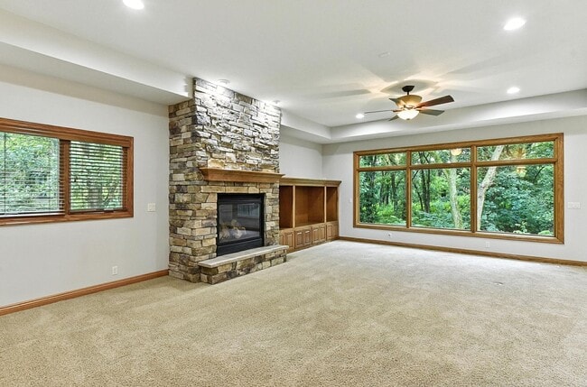 5016 S 237th Cir in Elkhorn, NE - Building Photo - Building Photo
