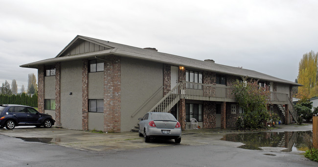 15818 Elm St E in Sumner, WA - Foto de edificio - Building Photo