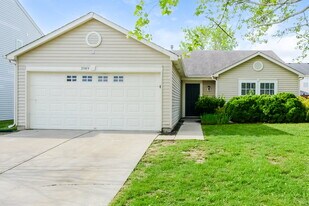 2989 Hearthside Dr in Greenwood, IN - Building Photo