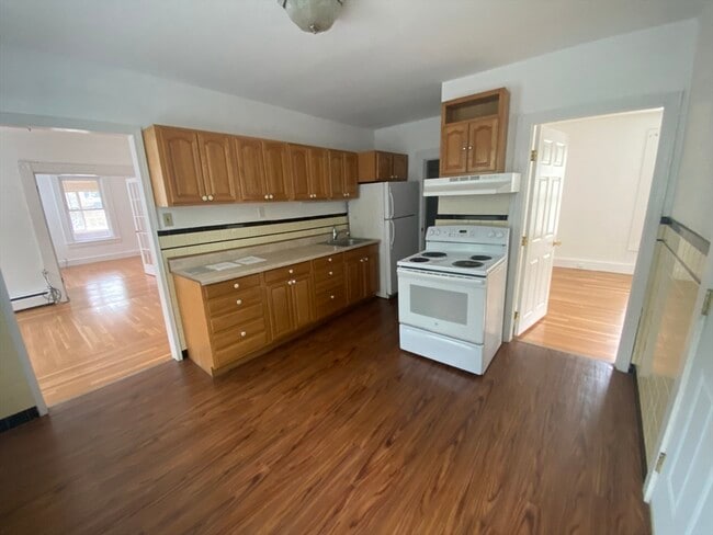 35 Grant St in Milford, MA - Building Photo - Building Photo