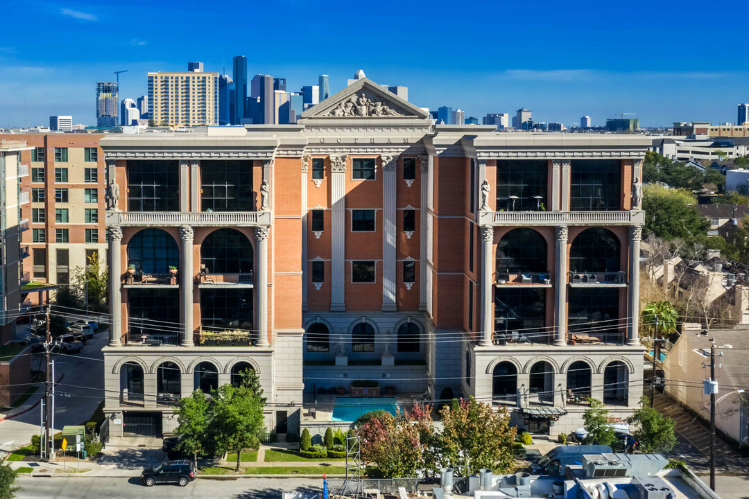 Gotham Lofts in Houston, TX - Foto de edificio