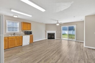 200 Providence Dr in Jacksonville, NC - Building Photo - Building Photo
