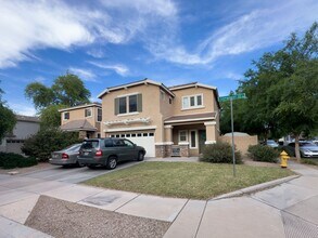 1397 S Longspur Ln in Gilbert, AZ - Building Photo - Building Photo