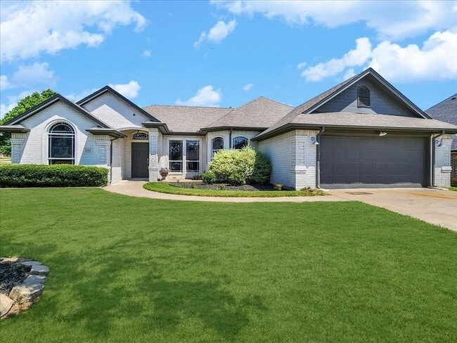 1101 BreAnne Ct in Burleson, TX - Building Photo - Building Photo