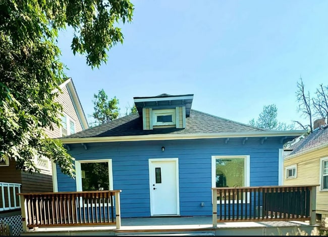 property at 908 W Colorado Ave