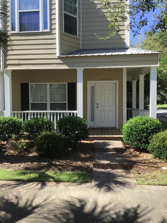 408 Bradwell St in Hinesville, GA - Building Photo