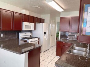 4026 Almond Lake Dr in Houston, TX - Building Photo - Building Photo