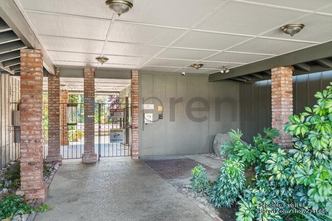 99 E Middlefield Rd in Mountain View, CA - Building Photo - Building Photo