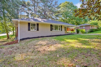 2527 Sandtown Rd SW in Marietta, GA - Foto de edificio - Building Photo