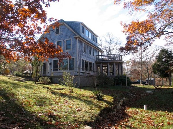 17 Umbagog Ave in West Tisbury, MA - Foto de edificio