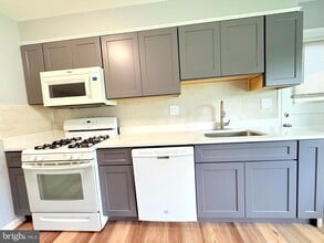 17624 Wheat Fall Dr in Derwood, MD - Building Photo - Building Photo
