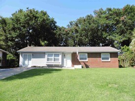 3485 Rothschild Dr in Pensacola, FL - Building Photo