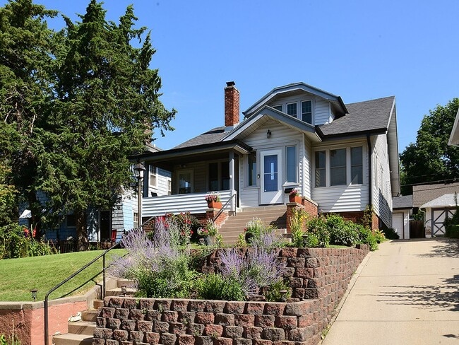 property at 5022 Izard St