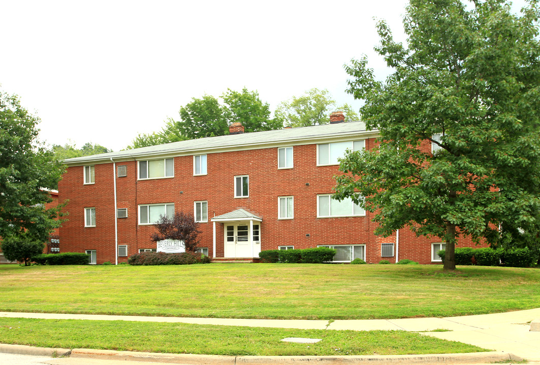 Beverly Hills Apartments in Euclid, OH - Building Photo