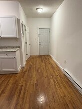 44 Broadway, Unit 2 in Jersey City, NJ - Foto de edificio - Building Photo