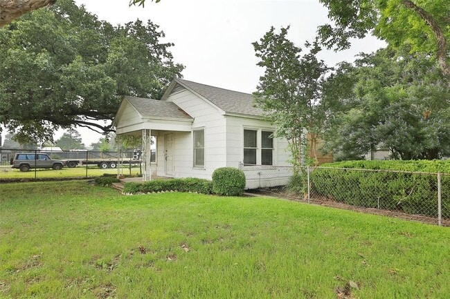 14742 Hempstead Rd in Houston, TX - Building Photo - Building Photo