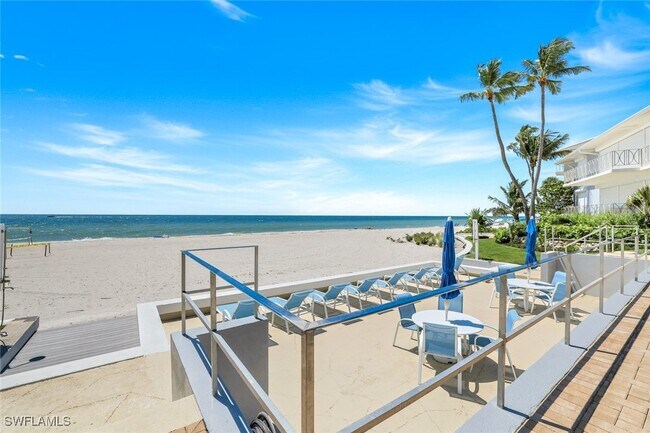 property at 1851 Gulf Shore Blvd N