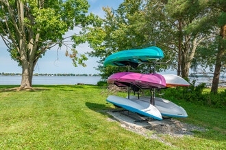 LoSo Lakeside Apartments in Cicero, NY - Foto de edificio - Building Photo