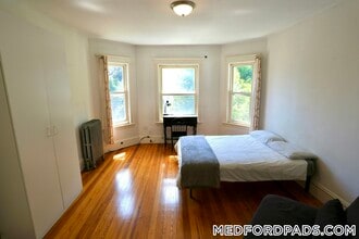 124 Forest St, Unit 2 in Medford, MA - Building Photo - Building Photo