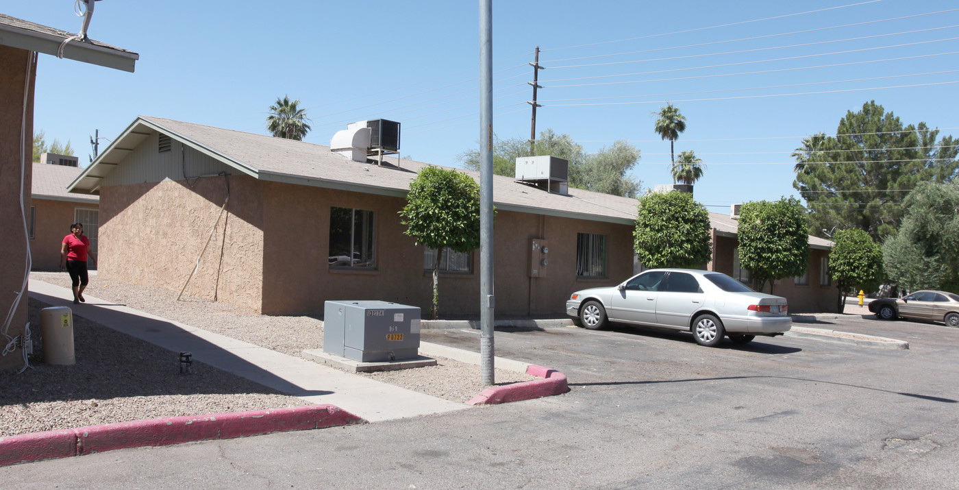 Olivewood Apartments in Phoenix, AZ - Foto de edificio